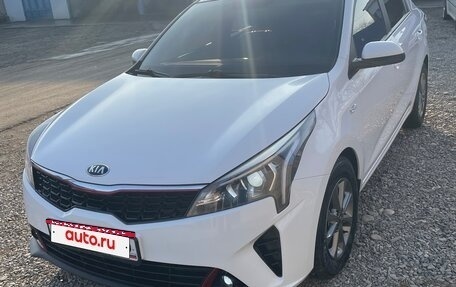 KIA Rio IV, 2021 год, 1 690 000 рублей, 2 фотография