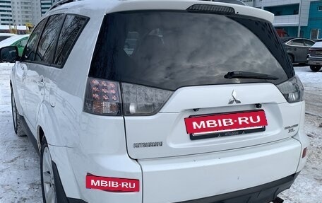 Mitsubishi Outlander III рестайлинг 3, 2010 год, 960 000 рублей, 5 фотография