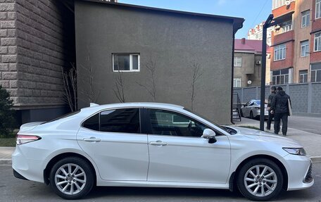 Toyota Camry, 2021 год, 3 450 000 рублей, 3 фотография