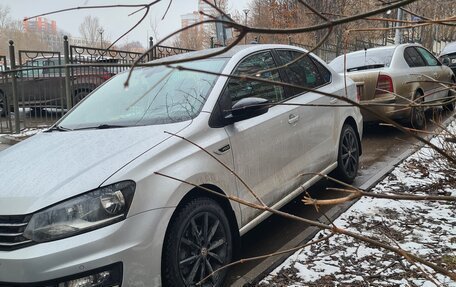 Volkswagen Polo VI (EU Market), 2018 год, 1 350 000 рублей, 2 фотография