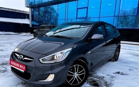 Hyundai Solaris II рестайлинг, 2013 год, 920 000 рублей, 3 фотография