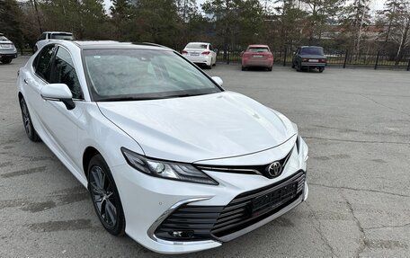 Toyota Camry, 2023 год, 5 500 000 рублей, 6 фотография