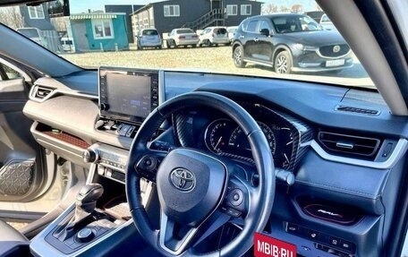 Toyota RAV4, 2020 год, 3 650 000 рублей, 4 фотография