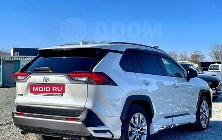 Toyota RAV4, 2020 год, 3 650 000 рублей, 16 фотография