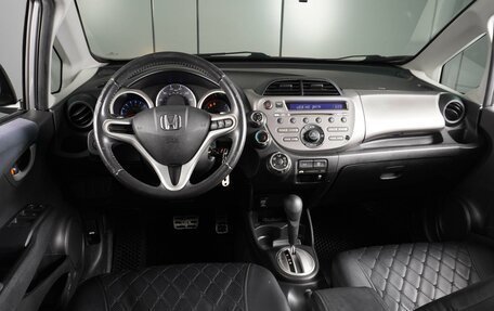 Honda Fit III, 2010 год, 929 000 рублей, 6 фотография