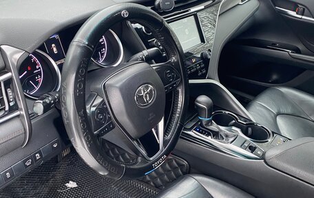 Toyota Camry, 2019 год, 2 000 000 рублей, 5 фотография