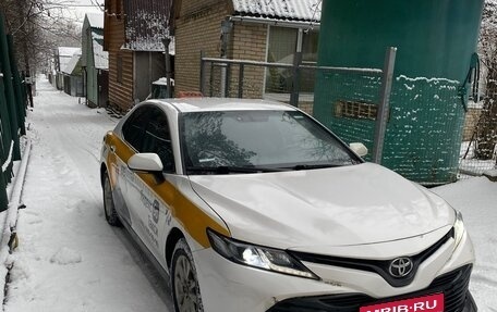 Toyota Camry, 2019 год, 2 000 000 рублей, 2 фотография