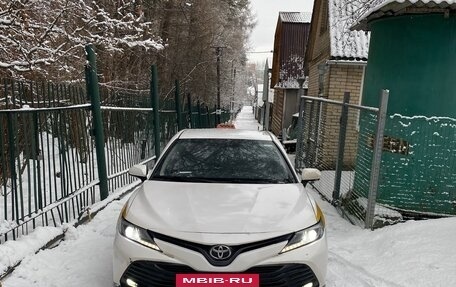 Toyota Camry, 2019 год, 2 000 000 рублей, 4 фотография