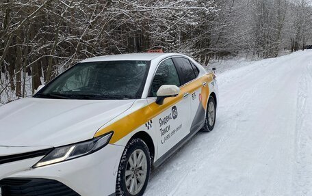 Toyota Camry, 2019 год, 2 000 000 рублей, 19 фотография