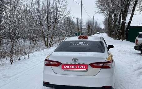 Toyota Camry, 2019 год, 2 000 000 рублей, 17 фотография