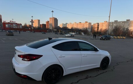 Hyundai Elantra VI рестайлинг, 2020 год, 1 600 000 рублей, 2 фотография