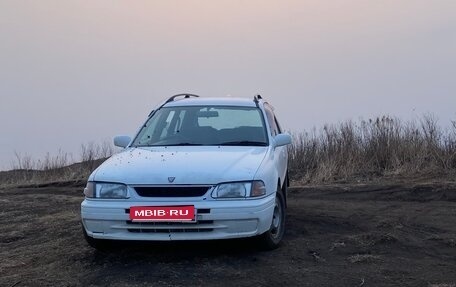 Nissan Wingroad I, 1998 год, 135 000 рублей, 1 фотография