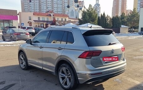 Volkswagen Tiguan II, 2018 год, 2 100 000 рублей, 3 фотография