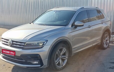 Volkswagen Tiguan II, 2018 год, 2 100 000 рублей, 2 фотография