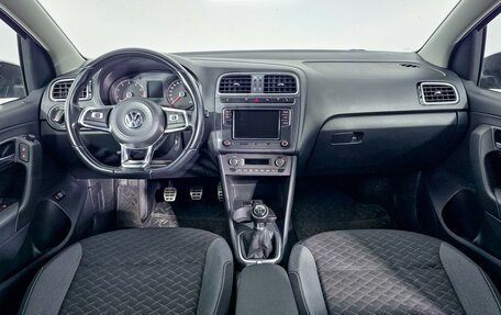 Volkswagen Polo VI (EU Market), 2018 год, 915 000 рублей, 11 фотография