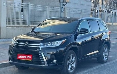 Toyota Highlander, 2022 год, 3 280 000 рублей, 1 фотография