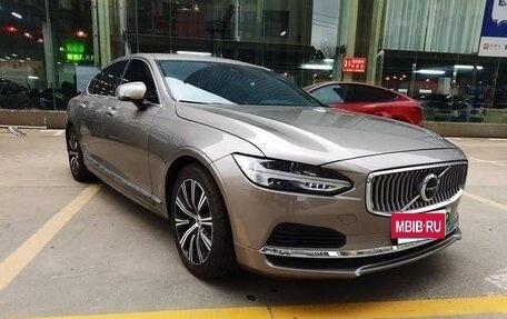 Volvo S90 II рестайлинг, 2021 год, 2 970 000 рублей, 3 фотография