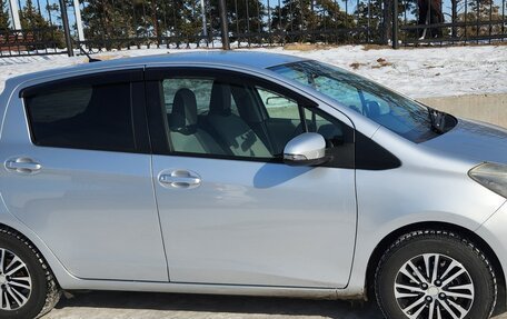 Toyota Vitz, 2011 год, 800 000 рублей, 3 фотография