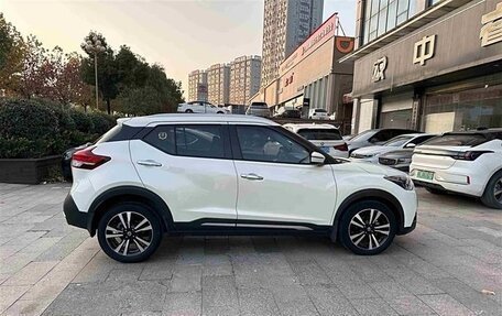 Nissan Kicks I, 2021 год, 1 600 000 рублей, 3 фотография