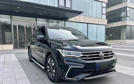 Volkswagen Tiguan II, 2022 год, 2 910 500 рублей, 1 фотография