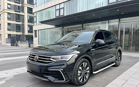 Volkswagen Tiguan II, 2022 год, 2 910 500 рублей, 3 фотография