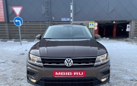 Volkswagen Tiguan II, 2018 год, 2 349 000 рублей, 2 фотография