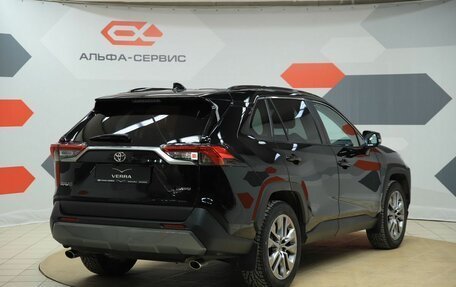 Toyota RAV4, 2021 год, 3 550 000 рублей, 5 фотография