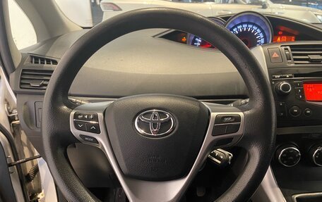 Toyota Verso I, 2013 год, 1 350 000 рублей, 14 фотография