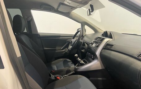 Toyota Verso I, 2013 год, 1 350 000 рублей, 21 фотография