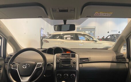 Toyota Verso I, 2013 год, 1 350 000 рублей, 24 фотография