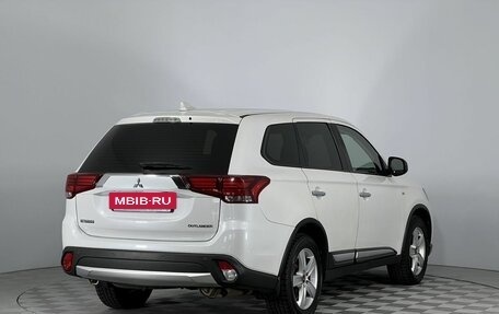 Mitsubishi Outlander III рестайлинг 3, 2017 год, 1 820 000 рублей, 5 фотография