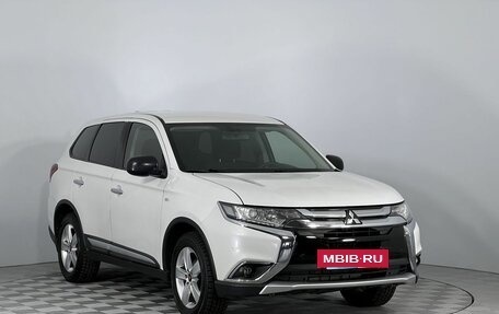 Mitsubishi Outlander III рестайлинг 3, 2017 год, 1 820 000 рублей, 3 фотография