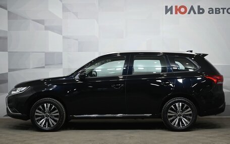 Mitsubishi Outlander III рестайлинг 3, 2022 год, 3 620 000 рублей, 7 фотография