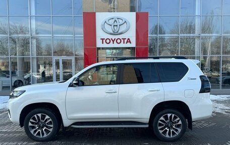 Toyota Land Cruiser Prado 150 рестайлинг 2, 2022 год, 7 350 000 рублей, 9 фотография