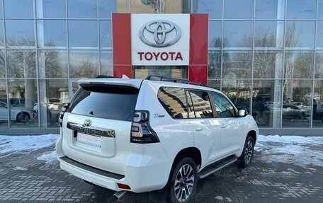 Toyota Land Cruiser Prado 150 рестайлинг 2, 2022 год, 7 350 000 рублей, 5 фотография