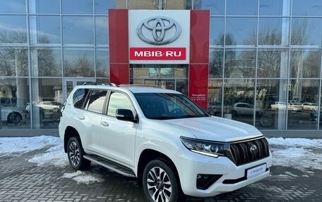 Toyota Land Cruiser Prado 150 рестайлинг 2, 2022 год, 7 350 000 рублей, 3 фотография