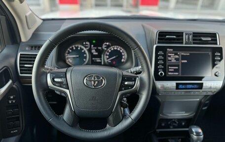 Toyota Land Cruiser Prado 150 рестайлинг 2, 2022 год, 7 350 000 рублей, 16 фотография