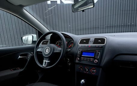 Volkswagen Polo VI (EU Market), 2012 год, 949 000 рублей, 11 фотография