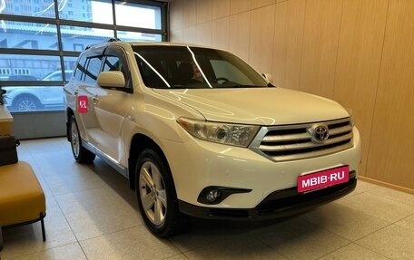 Toyota Highlander III, 2012 год, 2 199 000 рублей, 1 фотография