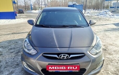 Hyundai Solaris II рестайлинг, 2012 год, 770 000 рублей, 3 фотография