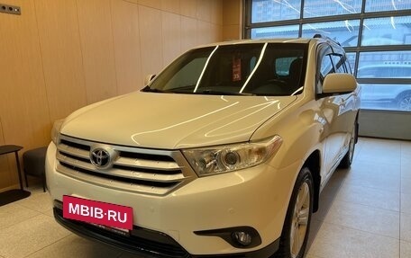 Toyota Highlander III, 2012 год, 2 199 000 рублей, 3 фотография