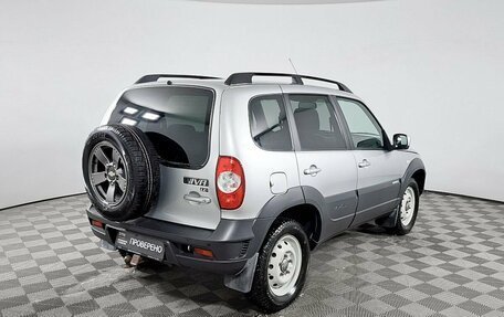 Chevrolet Niva I рестайлинг, 2018 год, 850 000 рублей, 5 фотография