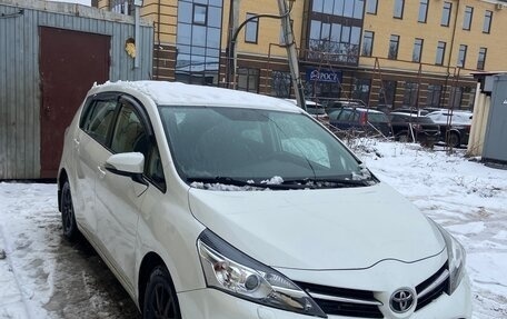 Toyota Verso I, 2013 год, 1 315 000 рублей, 2 фотография