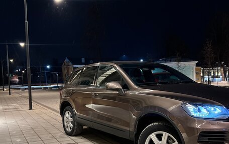 Volkswagen Touareg III, 2010 год, 1 900 000 рублей, 2 фотография