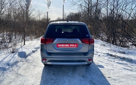 Mitsubishi Outlander III рестайлинг 3, 2015 год, 2 175 000 рублей, 13 фотография