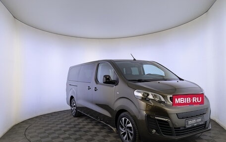 Peugeot Traveller I, 2018 год, 2 750 000 рублей, 3 фотография