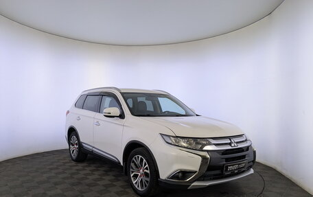 Mitsubishi Outlander III рестайлинг 3, 2016 год, 1 899 000 рублей, 3 фотография