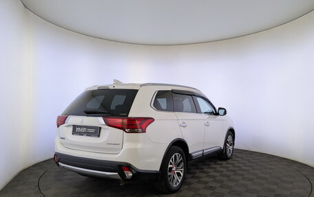 Mitsubishi Outlander III рестайлинг 3, 2016 год, 1 899 000 рублей, 5 фотография