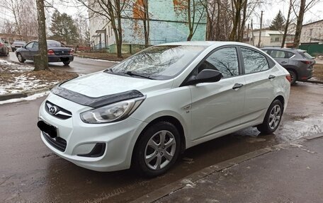 Hyundai Solaris II рестайлинг, 2011 год, 760 000 рублей, 3 фотография