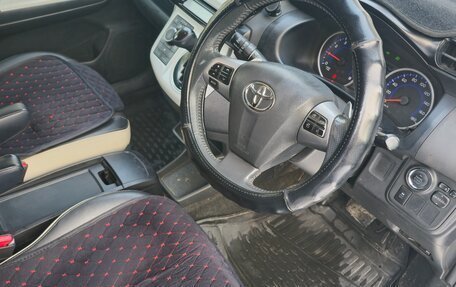 Toyota Wish II, 2014 год, 1 690 000 рублей, 8 фотография